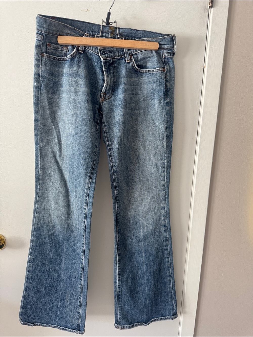 7 For All Mankind Women's Flare/ boot cut Jeans - Low Rise size 31